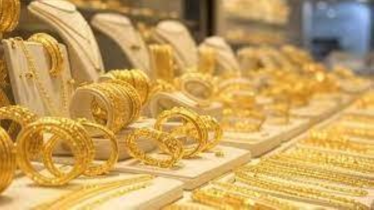 الذهب يتراجع من أعلى قمة تاريخية في تحول مفاجئ للأسعار العالمية